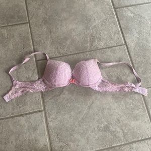 Victorias Secret Lacy Bra 32B
